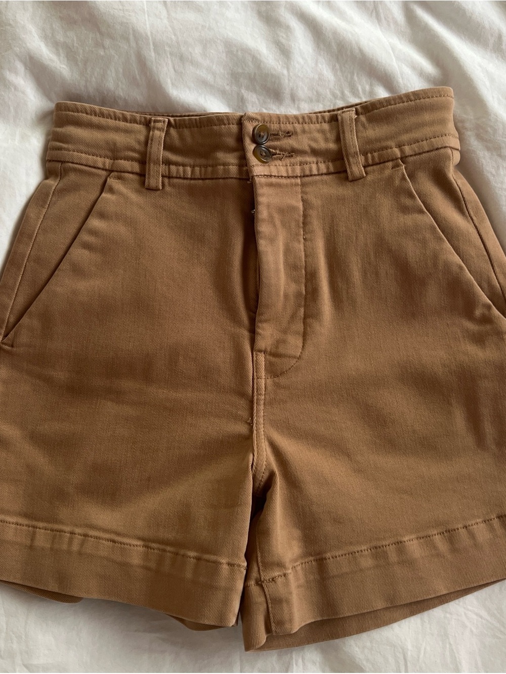 Everlane high-waisted utility shorts.